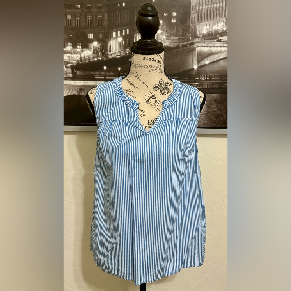 Crown & Ivy XS Sleeveless Top